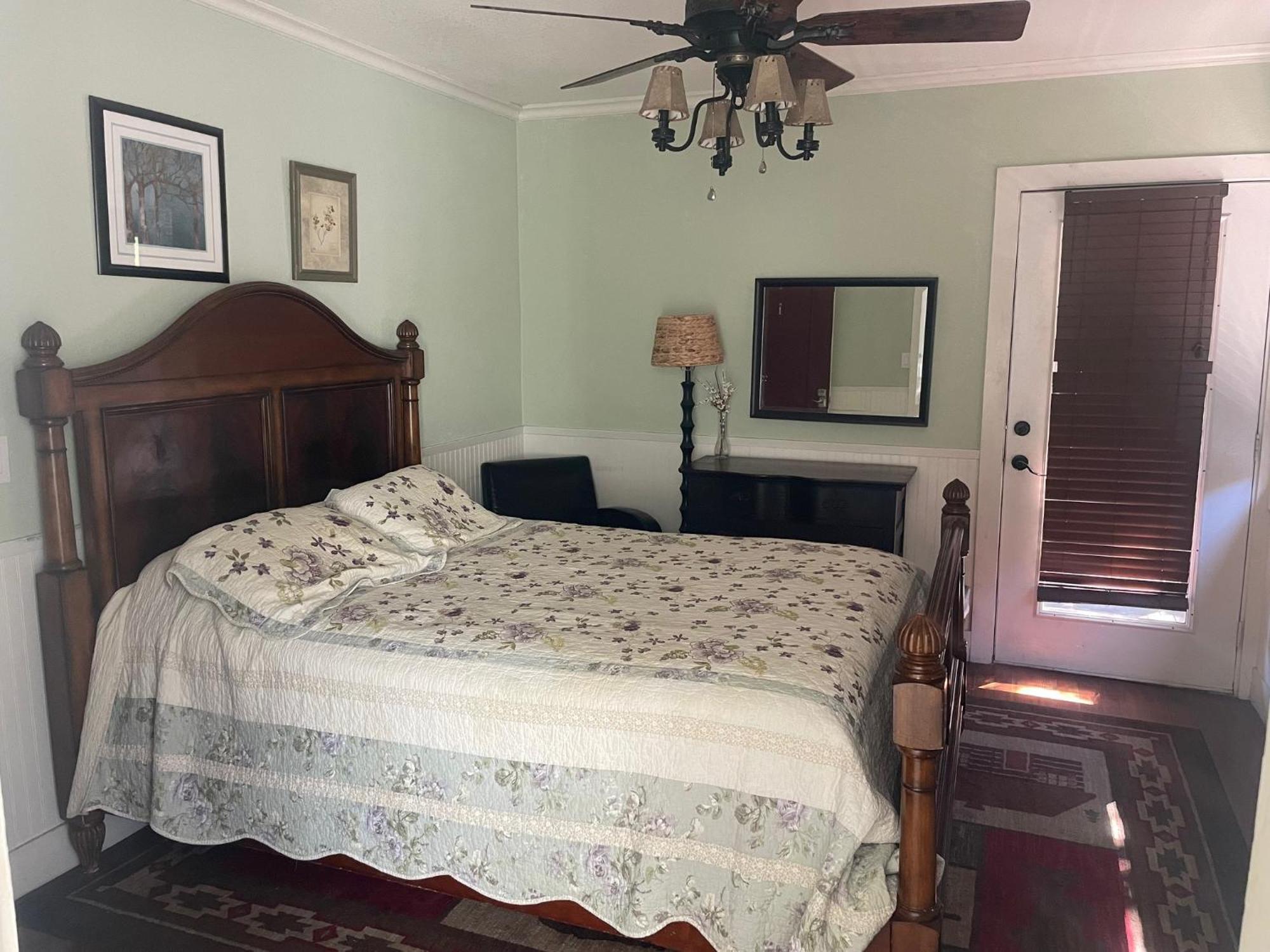 Guerneville Lodge エクステリア 写真
