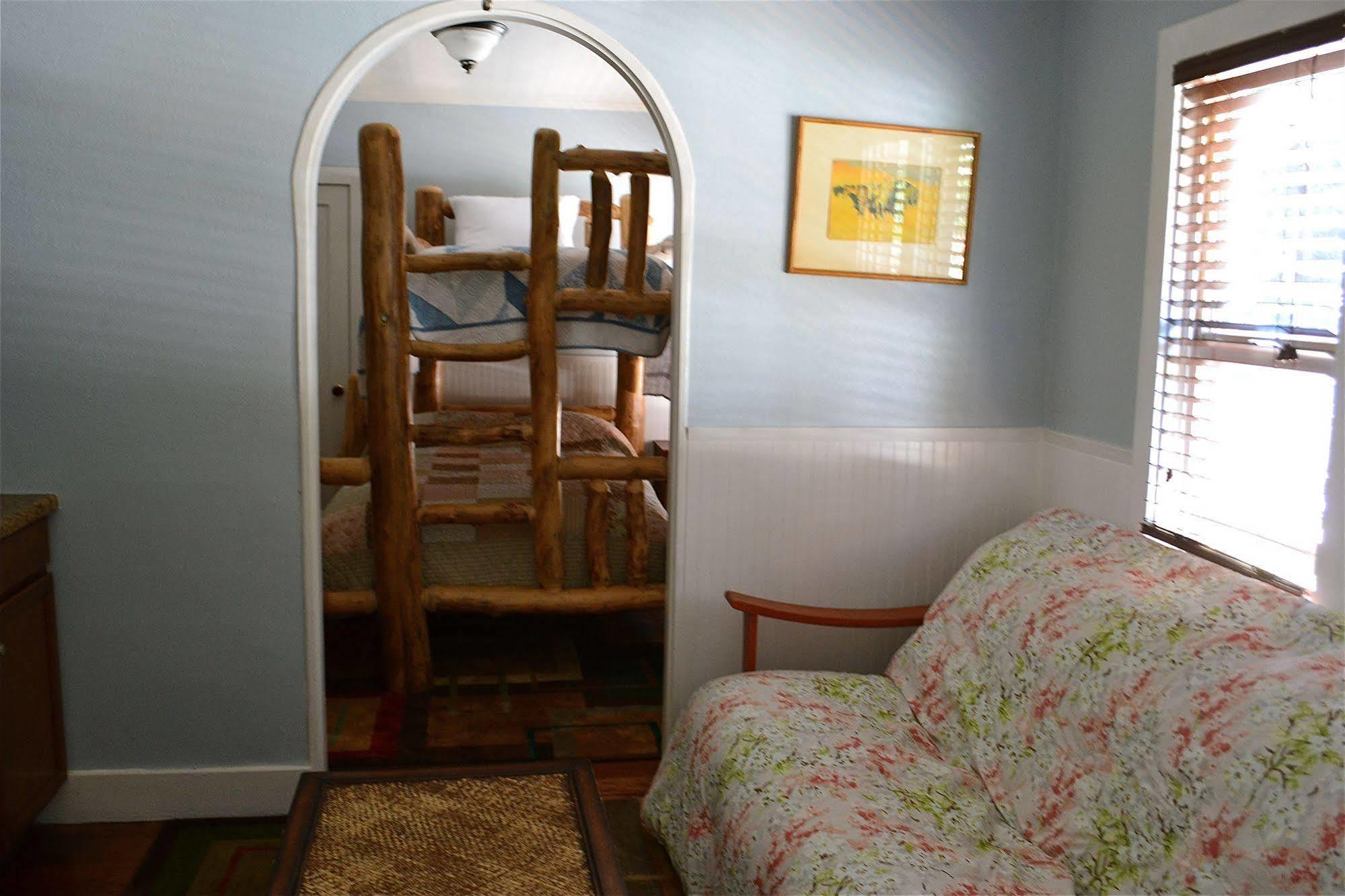 Guerneville Lodge エクステリア 写真