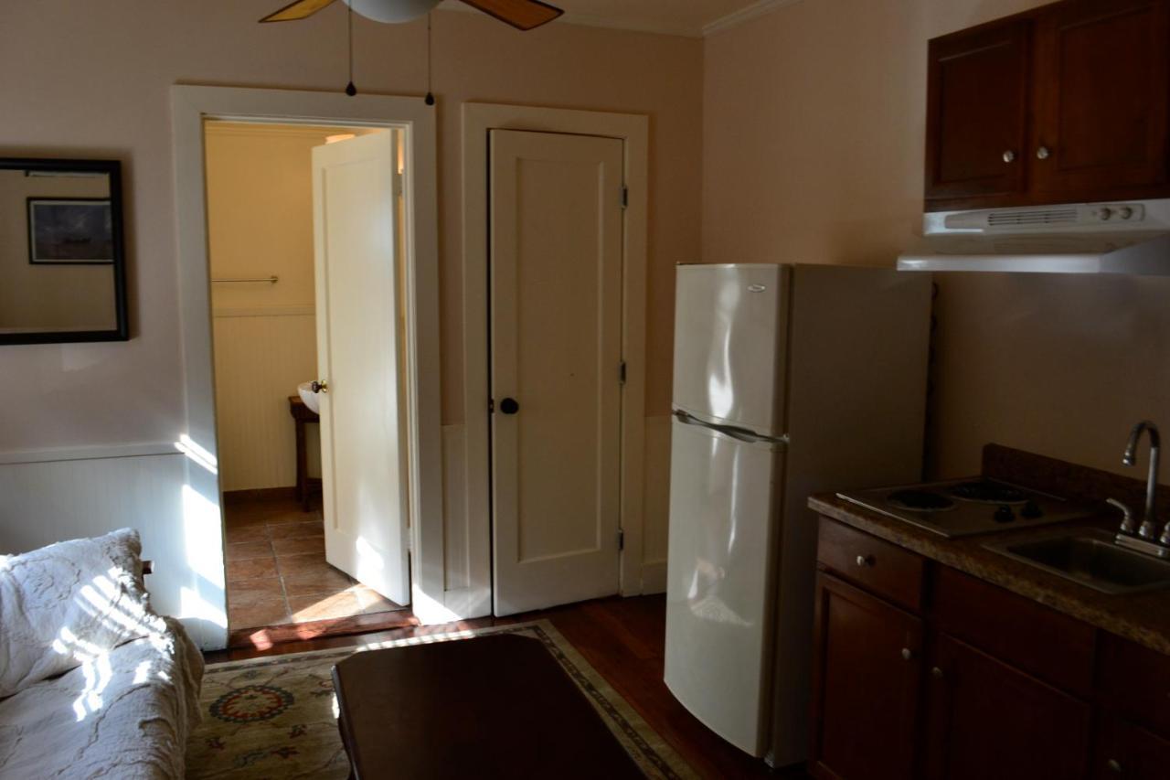 Guerneville Lodge エクステリア 写真